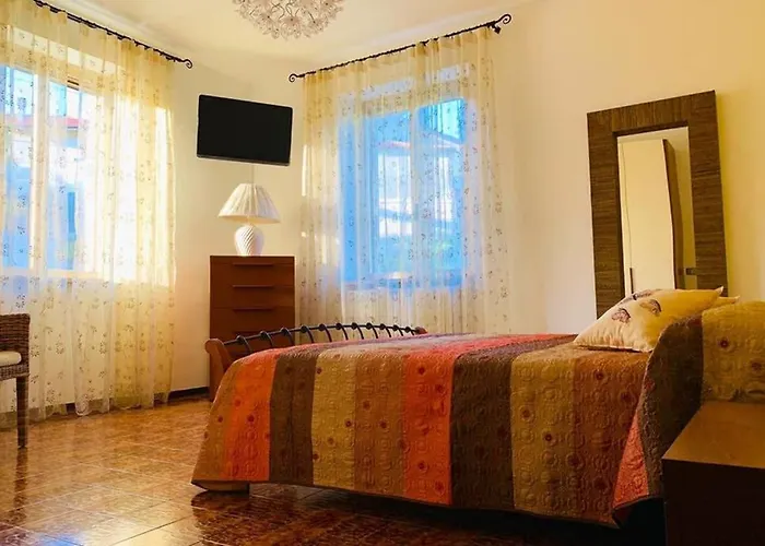 בית נופש Flowery House *