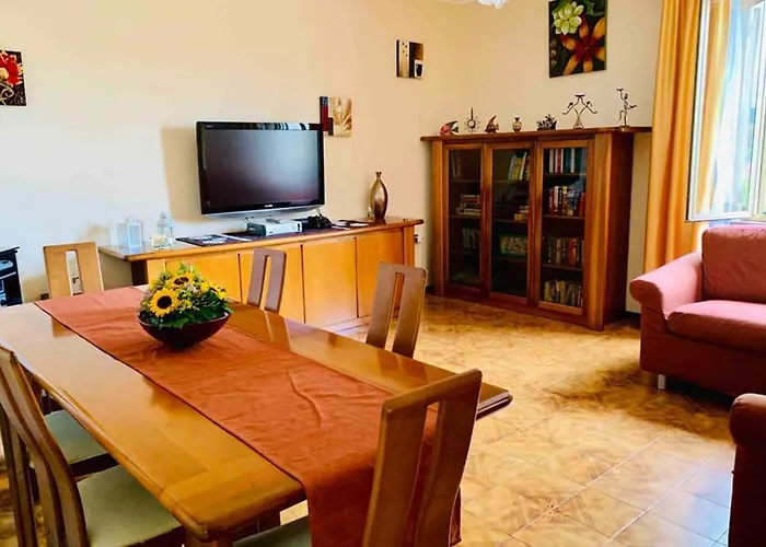 Дом отдыха Flowery House *