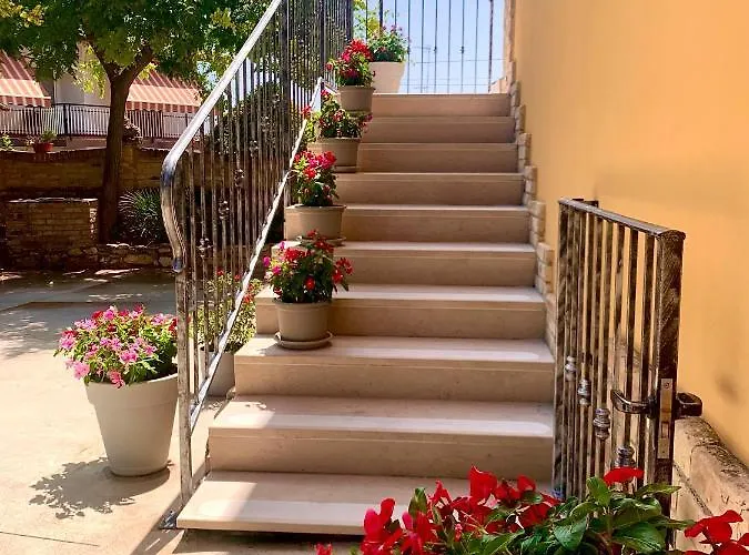 Flowery House Дом отдыха *